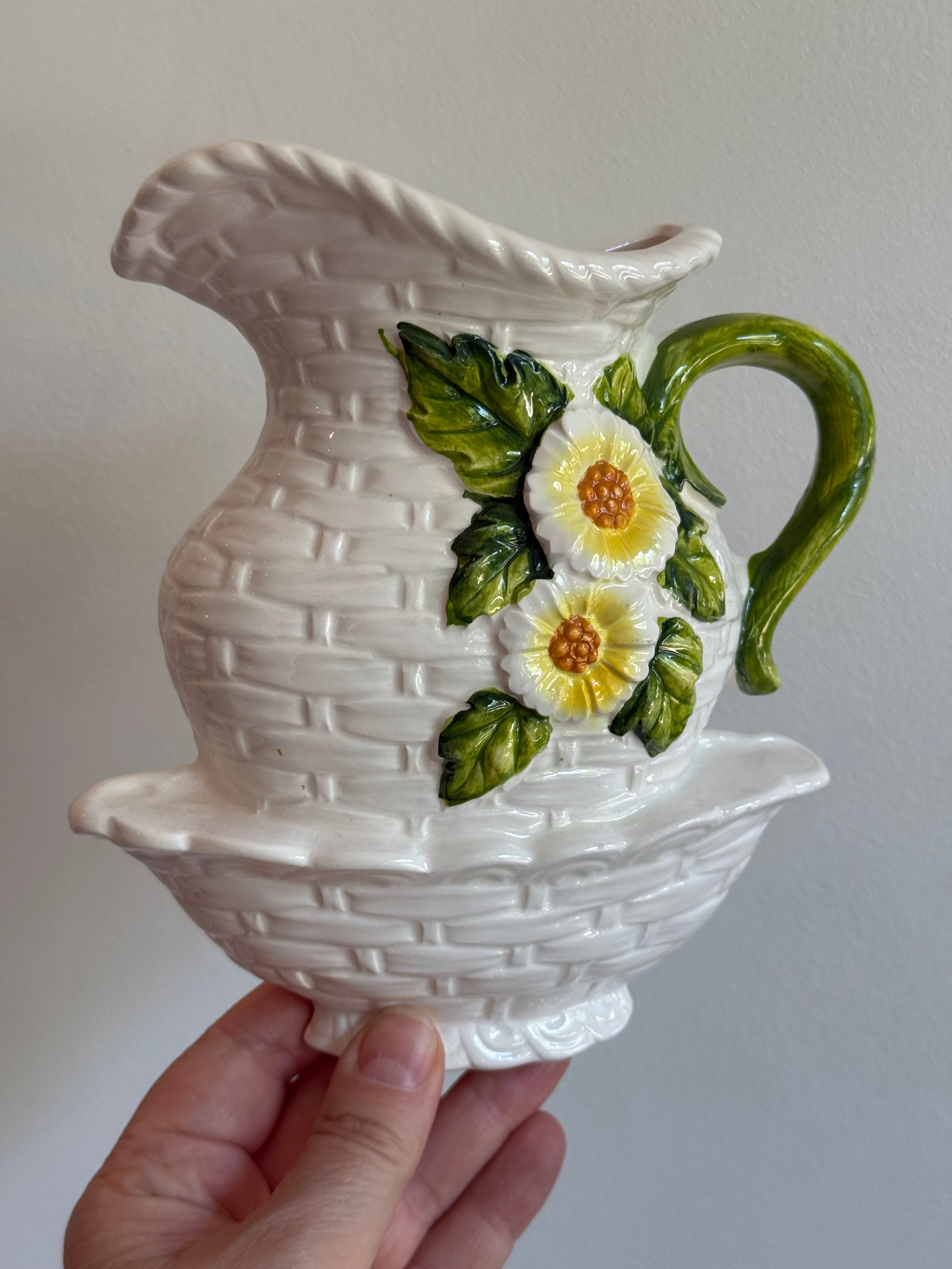Vintage Lefton 'Rustic Daisy' Pitcher & Basin Wall Pocket Vase