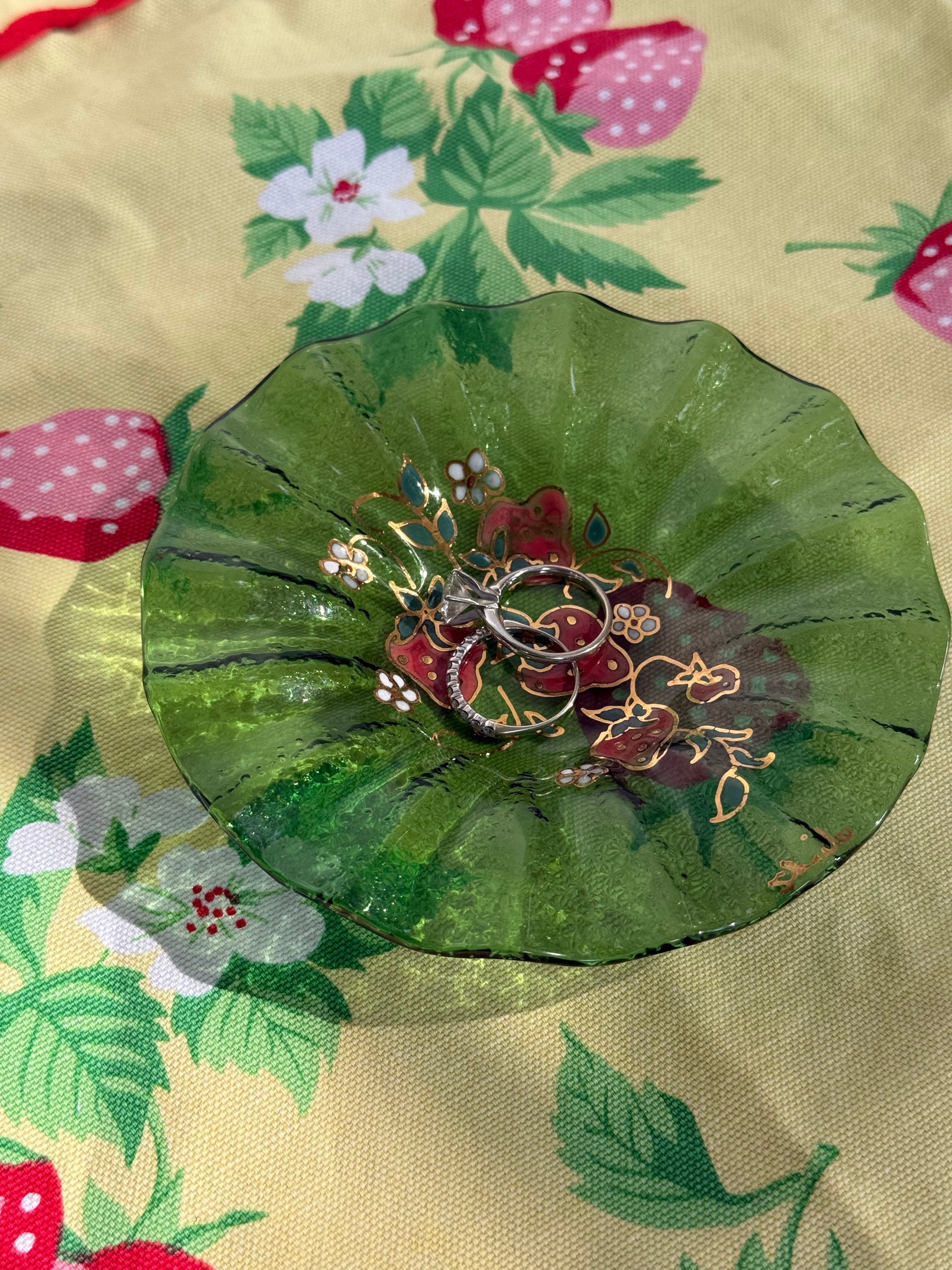 Studio Art Glass Strawberry dish