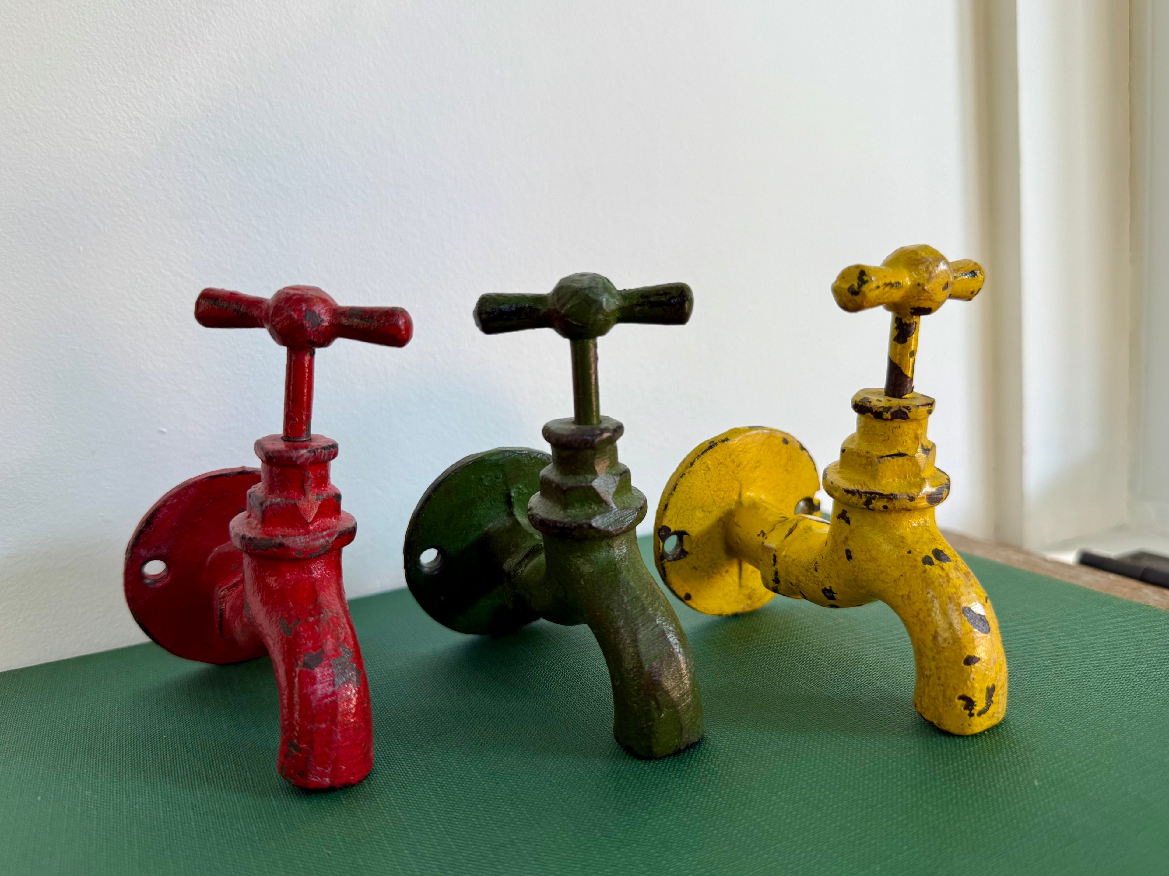 3 Vintage-style Faucet Wall Hooks