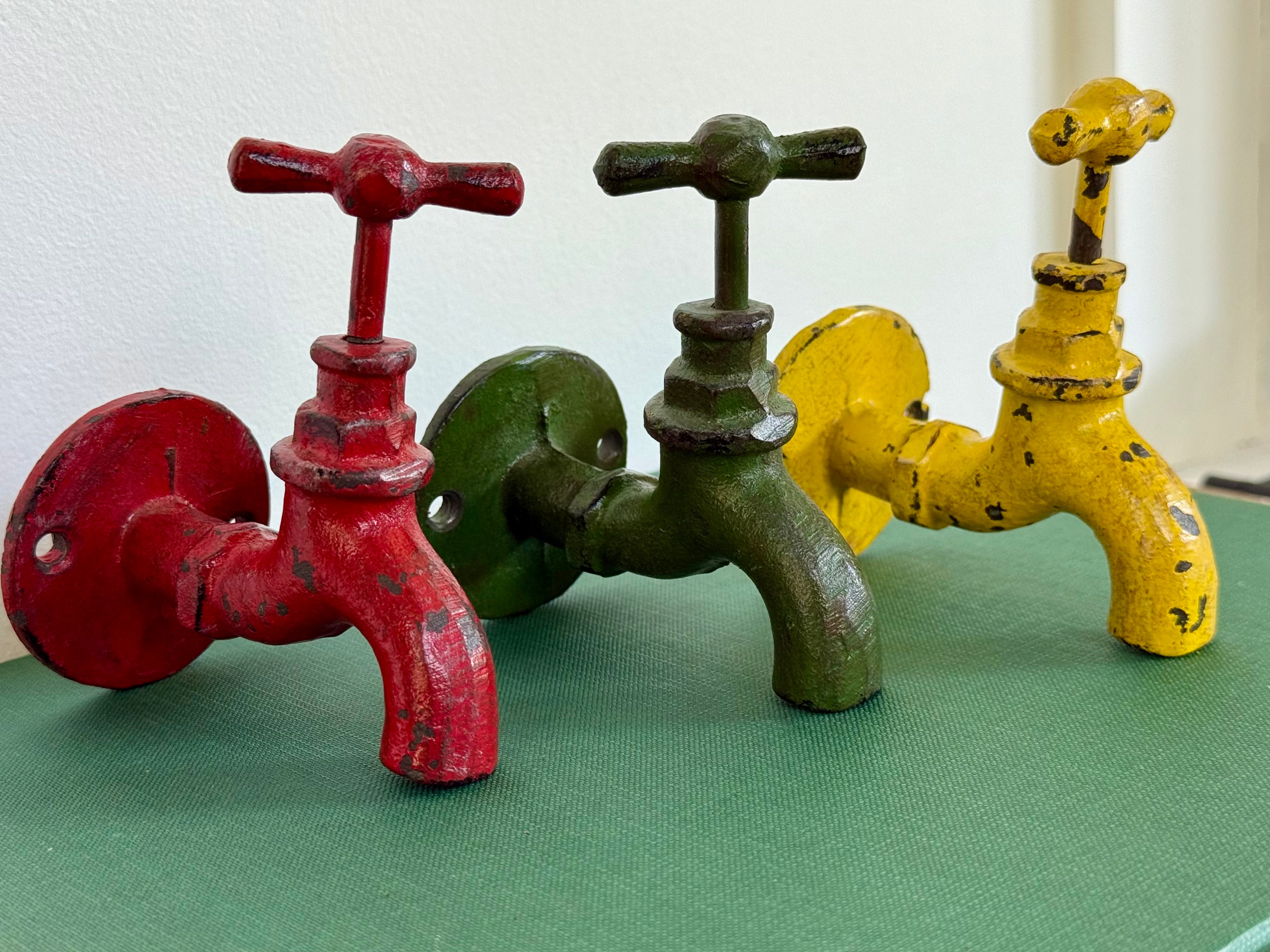 3 Vintage-style Faucet Wall Hooks